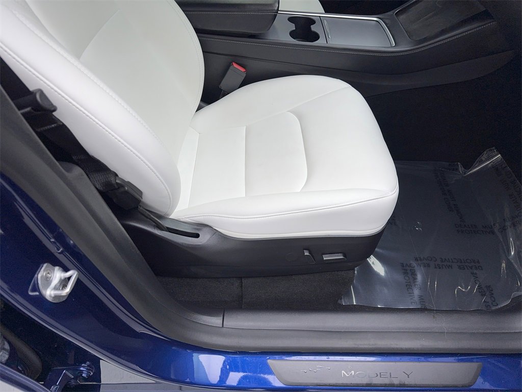 Used 2022 Tesla Model Y Long Range image 43