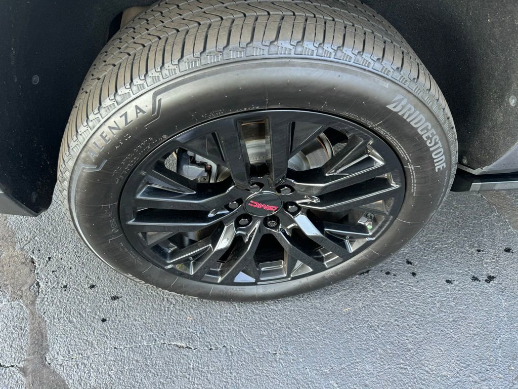 Used 2022 GMC Yukon XL Denali image 9