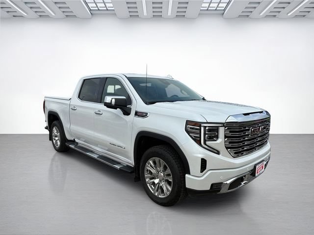 Used 2024 GMC Sierra 1500 Denali w/ Technology Package AWD/4WD image 2