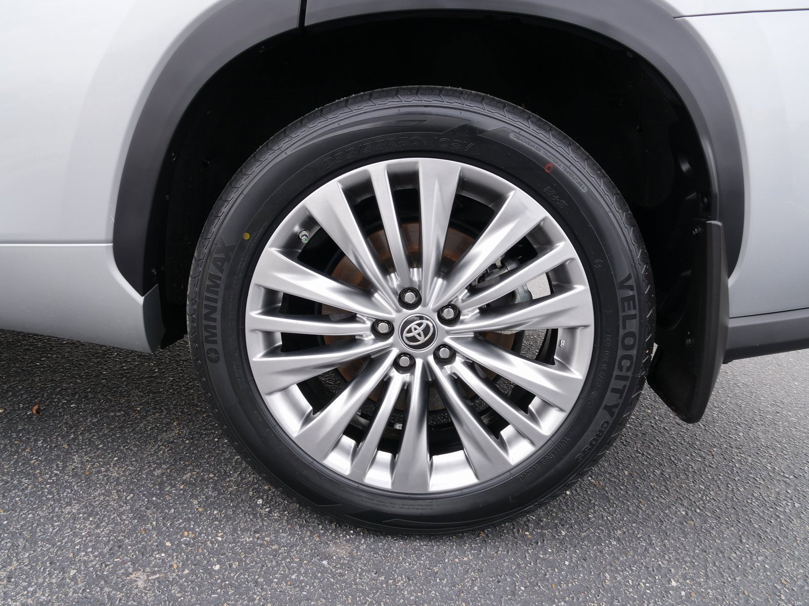 Used 2024 Toyota Highlander Platinum image 12