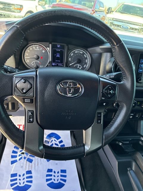 Used 2019 Toyota Tacoma TRD Off-Road image 14