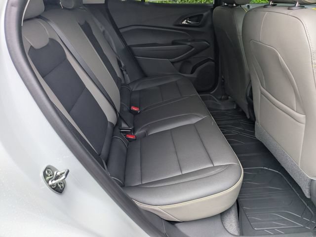 New 2026 Chevrolet Trax ACTIV w/ Sunroof Package FWD image 32