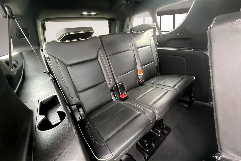 Used 2024 Chevrolet Suburban Premier image 26