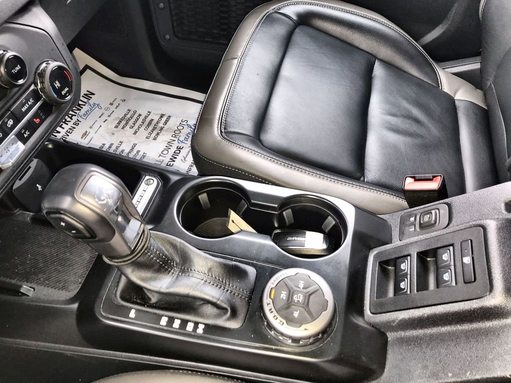 Used 2025 Ford Bronco Outer Banks image 21