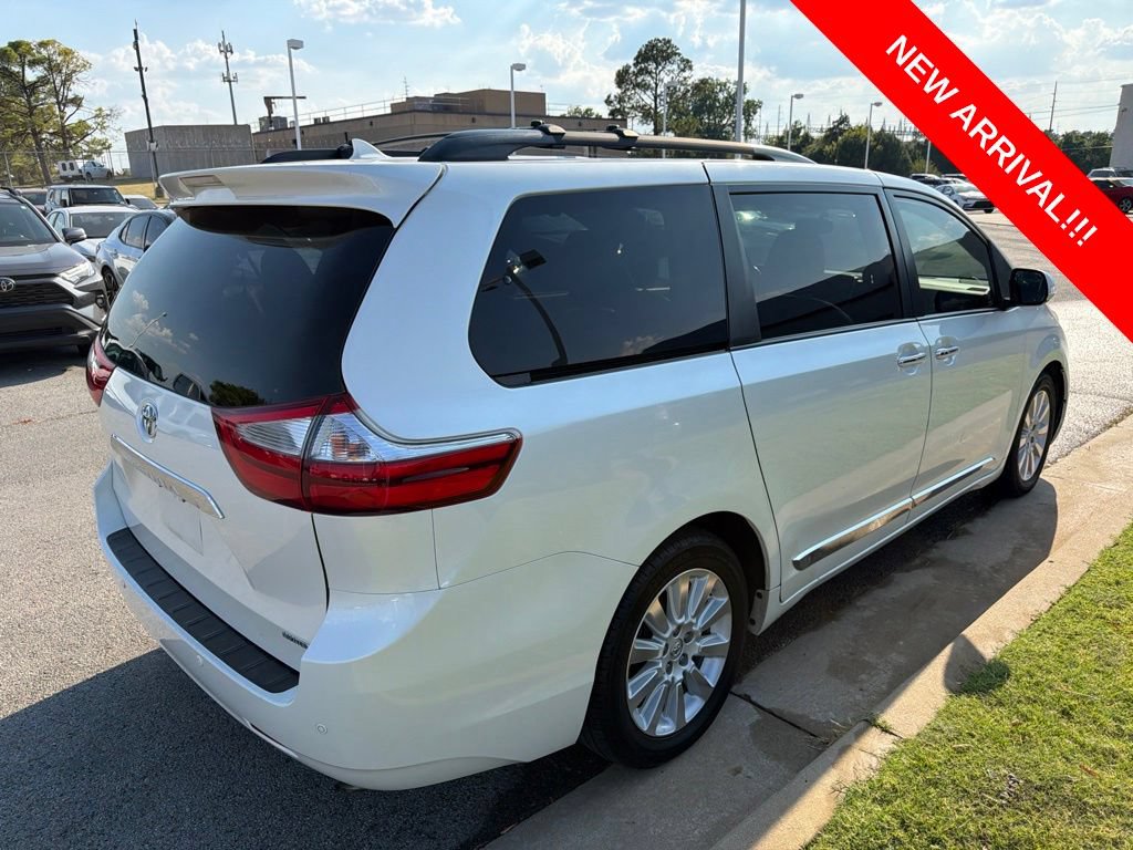 Used 2015 Toyota Sienna Limited FWD image 4