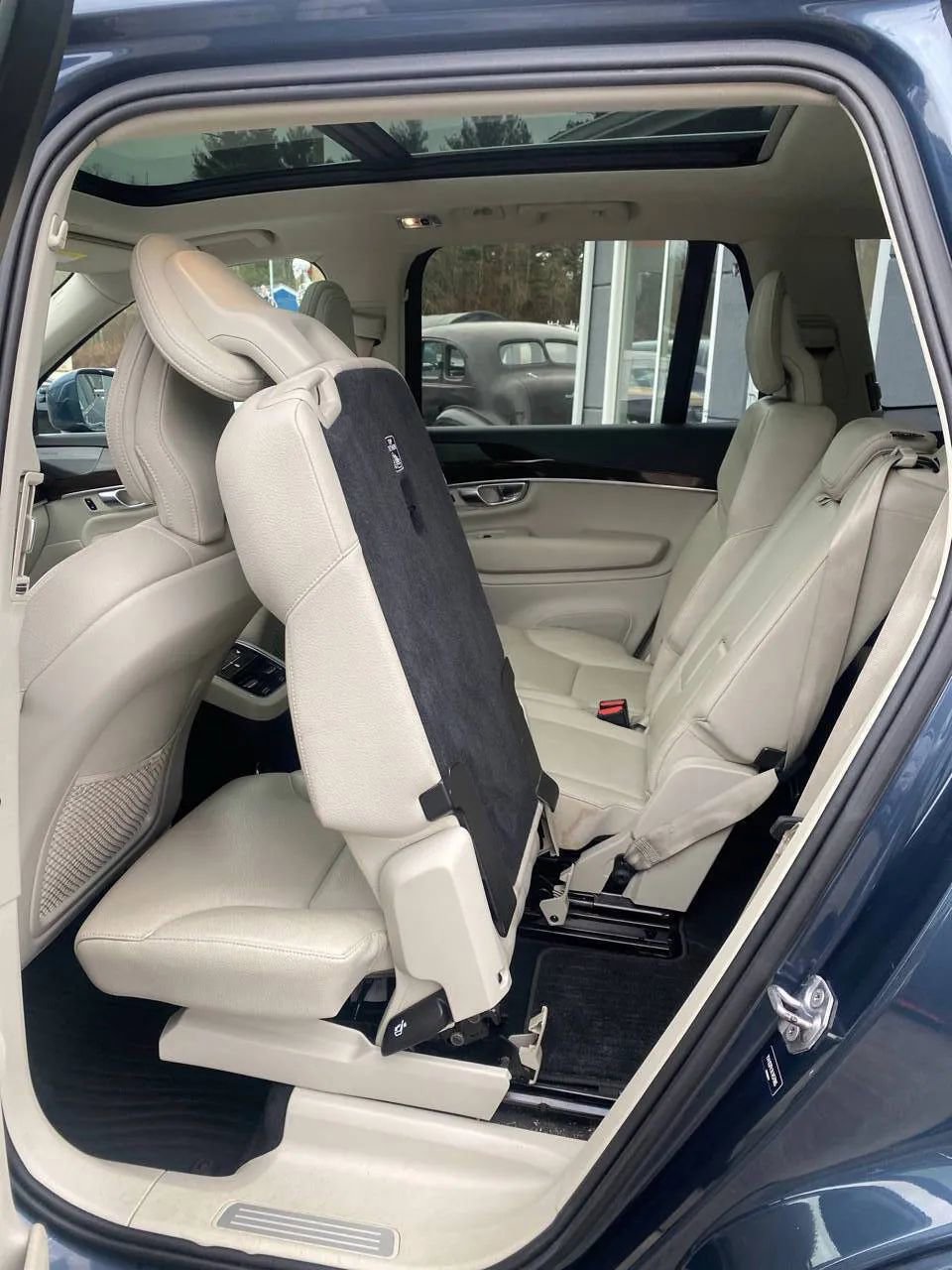 Used 2019 Volvo XC90 T5 Momentum w/ Advanced Package image 23
