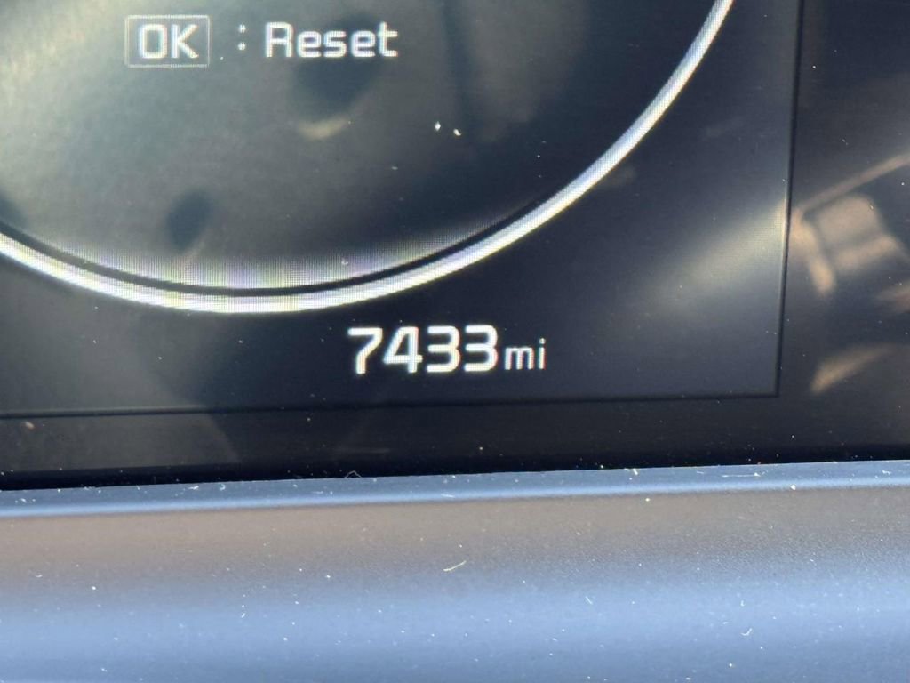 Used 2025 Kia Seltos SX image 23