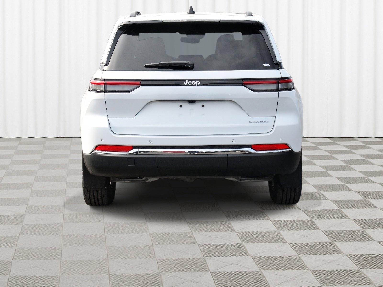 New 2025 Jeep Grand Cherokee Laredo w/ MOPAR Finishing Package image 29