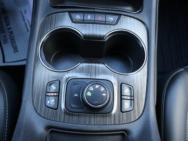 Certified 2022 GMC Acadia SLT w/ Technology Package image 36