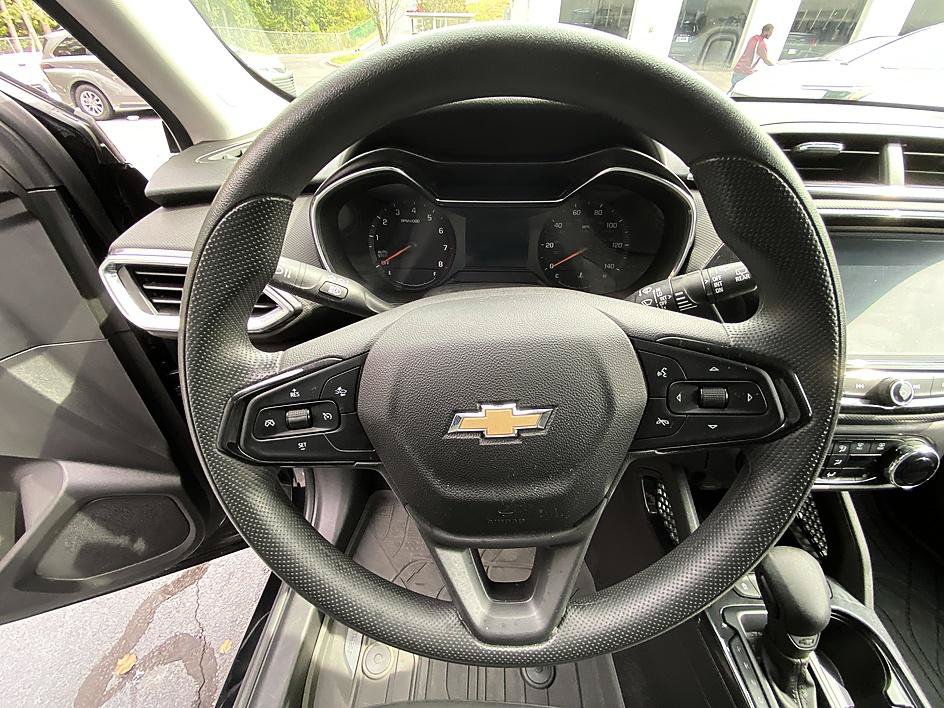 Used 2022 Chevrolet TrailBlazer LT w/ Convenience Package FWD image 14