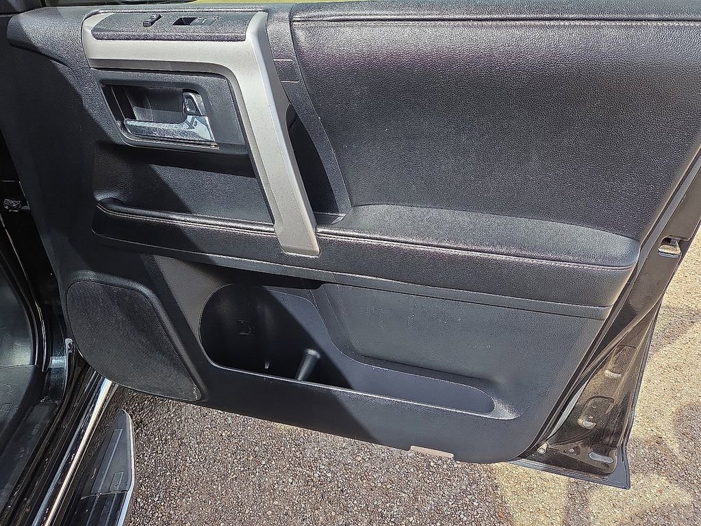Used 2014 Toyota 4Runner Limited image 11