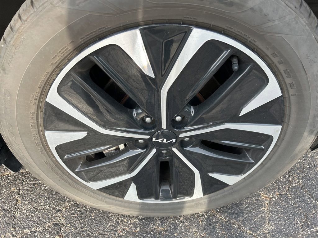 Certified 2022 Kia EV6 Wind w/ Wind Technology Package AWD/4WD image 11