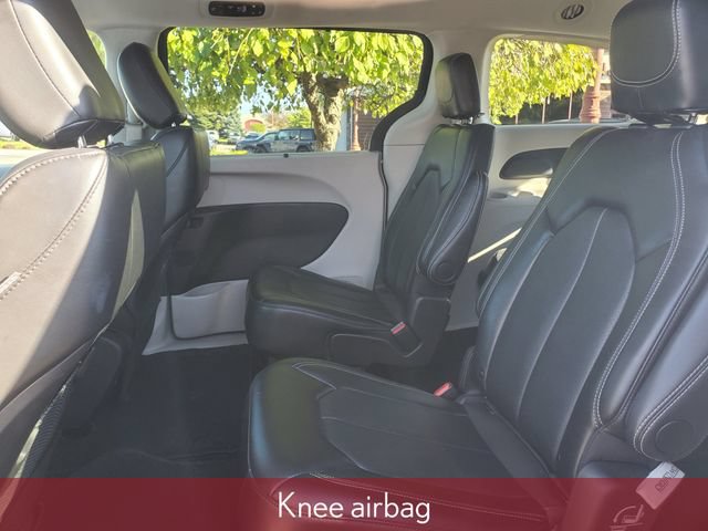 Used 2024 Chrysler Pacifica Touring-L FWD image 33