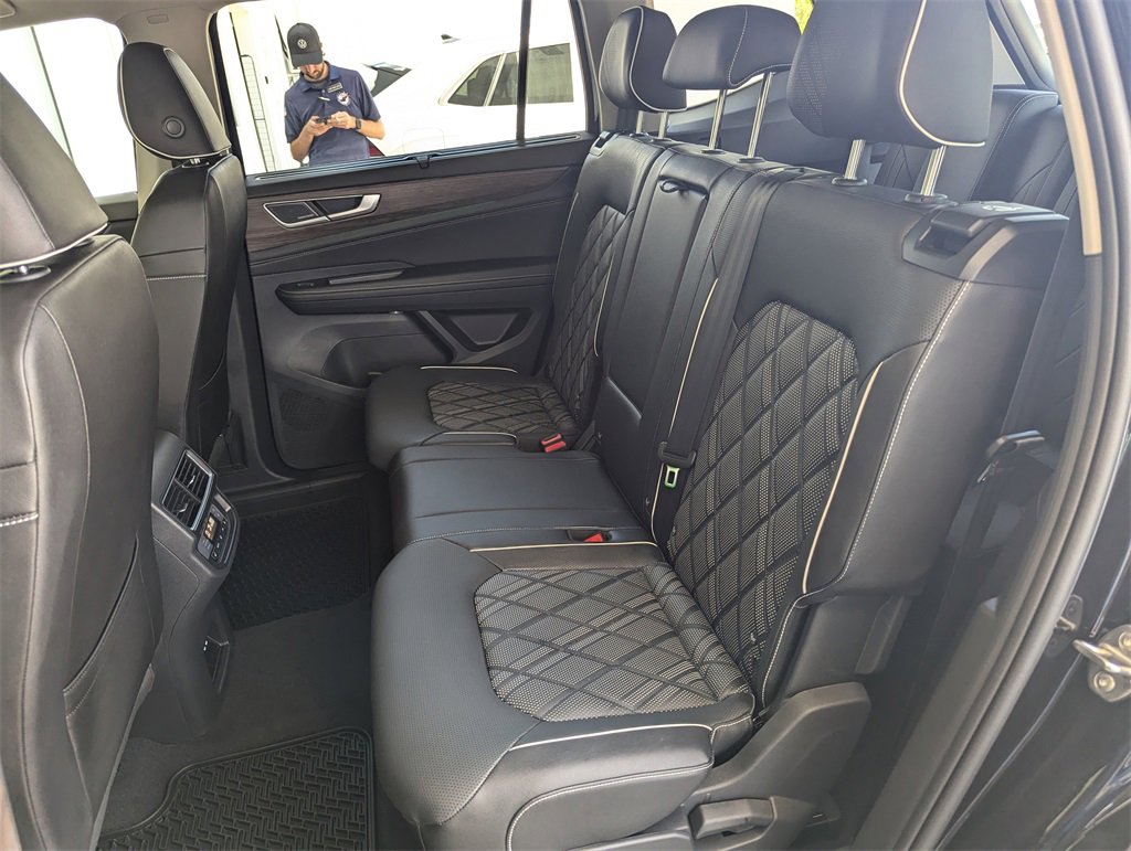 New 2025 Volkswagen Atlas SEL Premium R-Line image 31