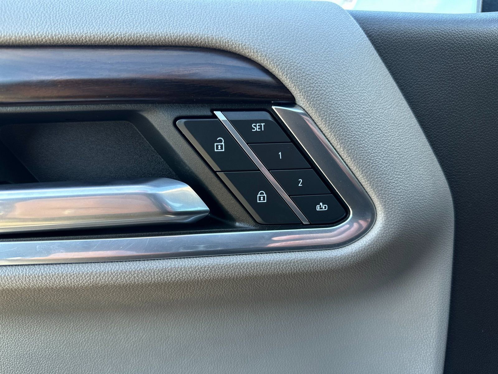 Used 2022 GMC Sierra 1500 SLT image 15