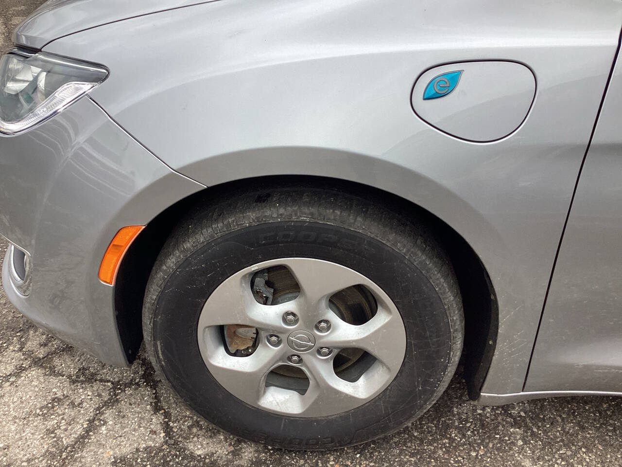 Used 2018 Chrysler Pacifica Touring Plus FWD image 8
