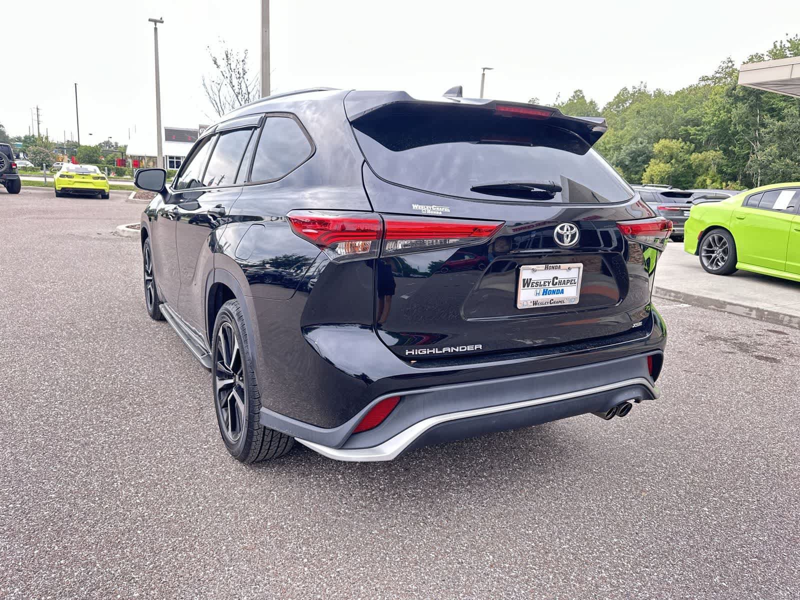 Used 2021 Toyota Highlander XSE FWD image 4