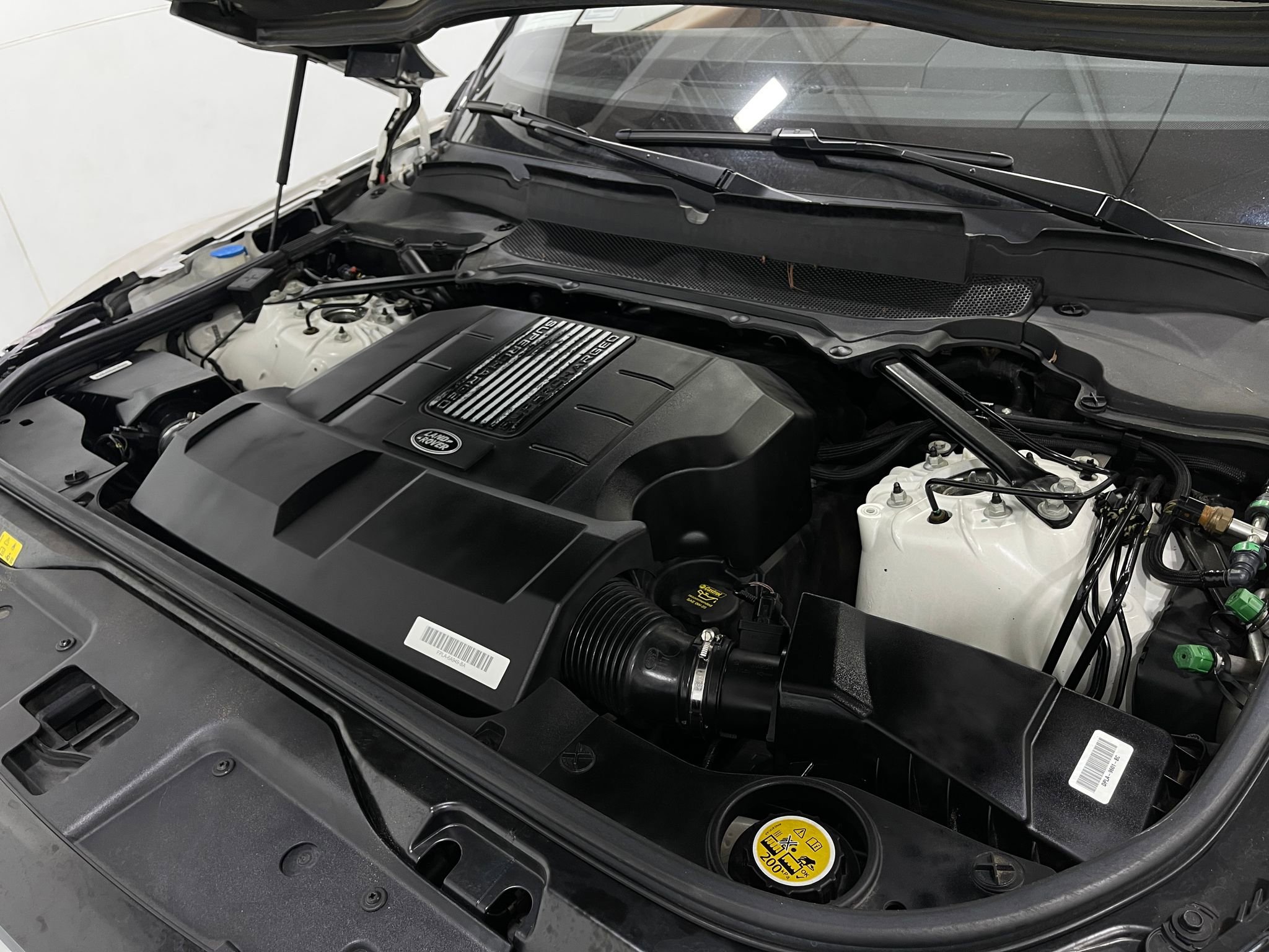 Used 2018 Land Rover Discovery HSE Luxury AWD/4WD image 28