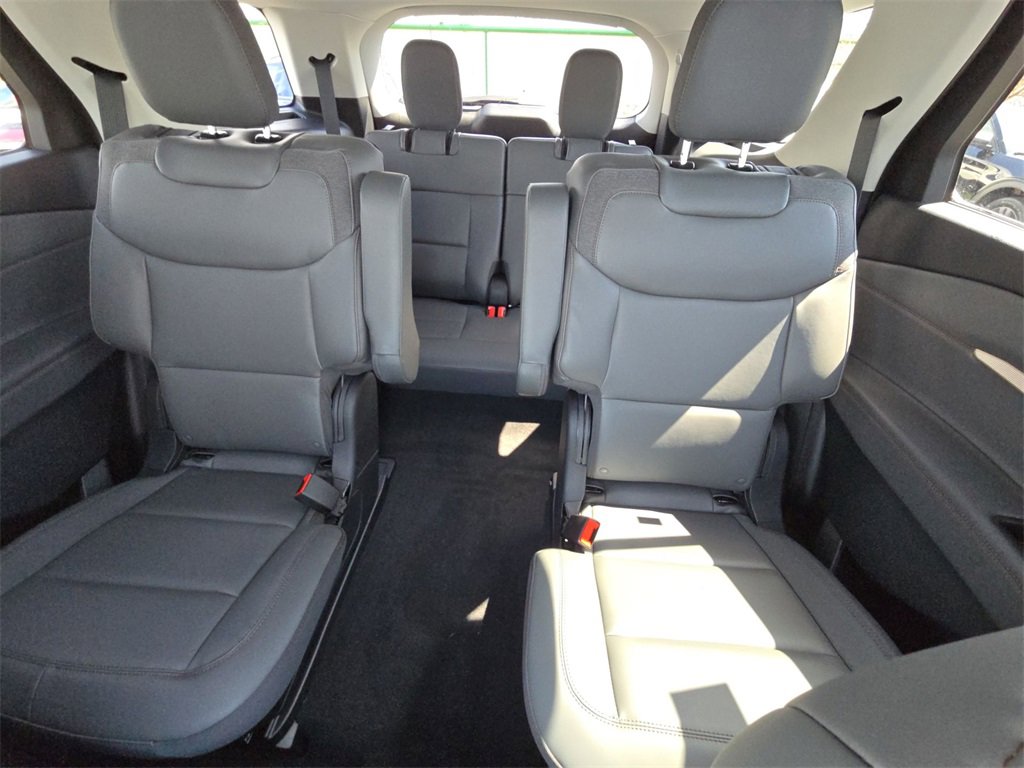 Used 2025 Ford Explorer Active w/ Active Comfort Package image 28
