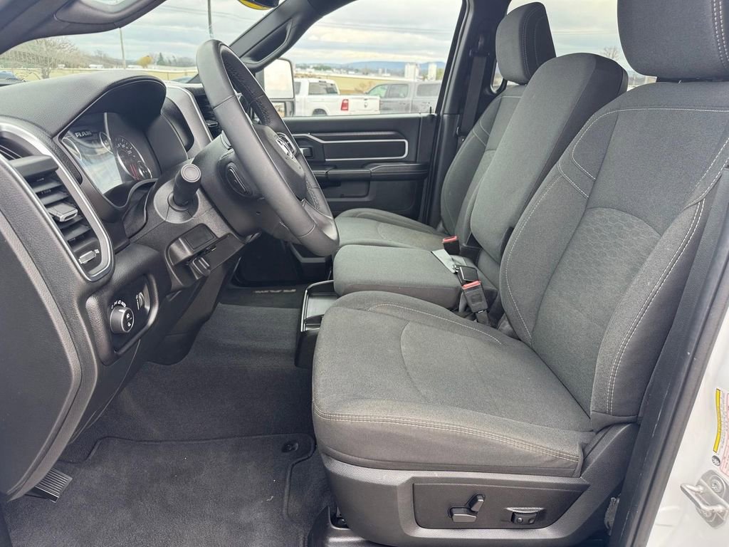 Used 2025 RAM 2500 Big Horn AWD/4WD image 9