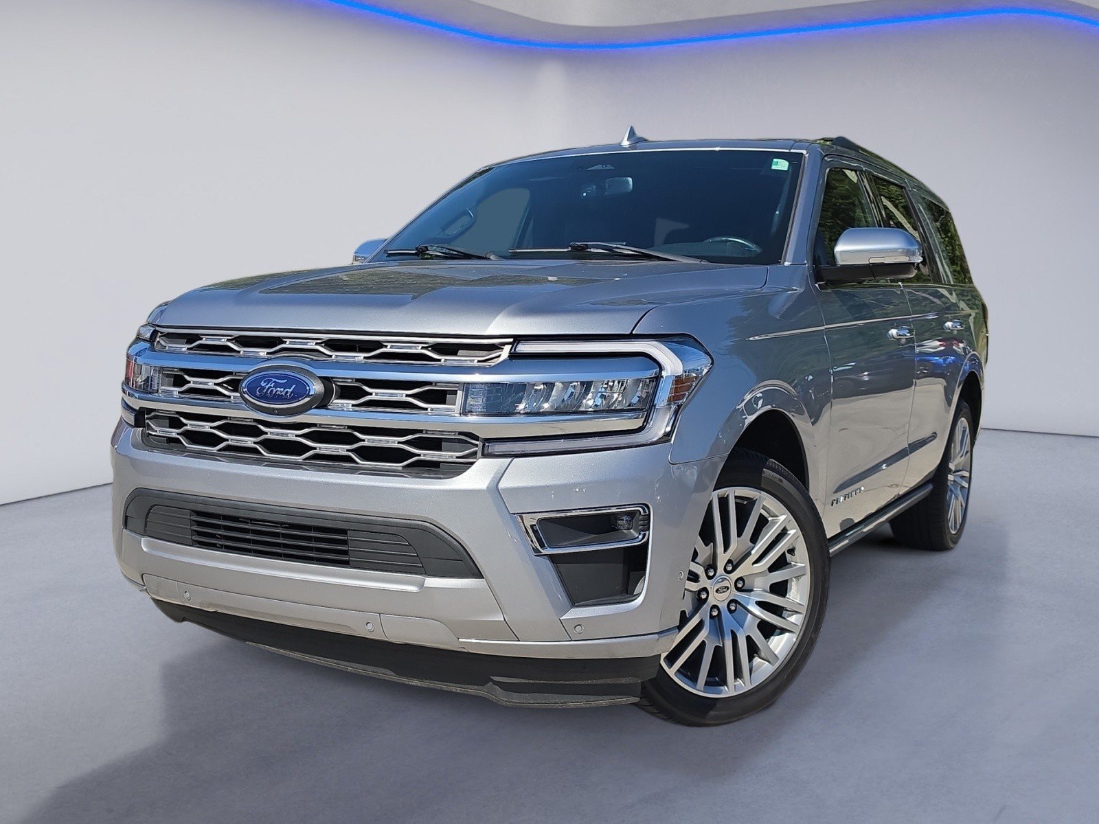 Used 2024 Ford Expedition Platinum AWD/4WD image 2