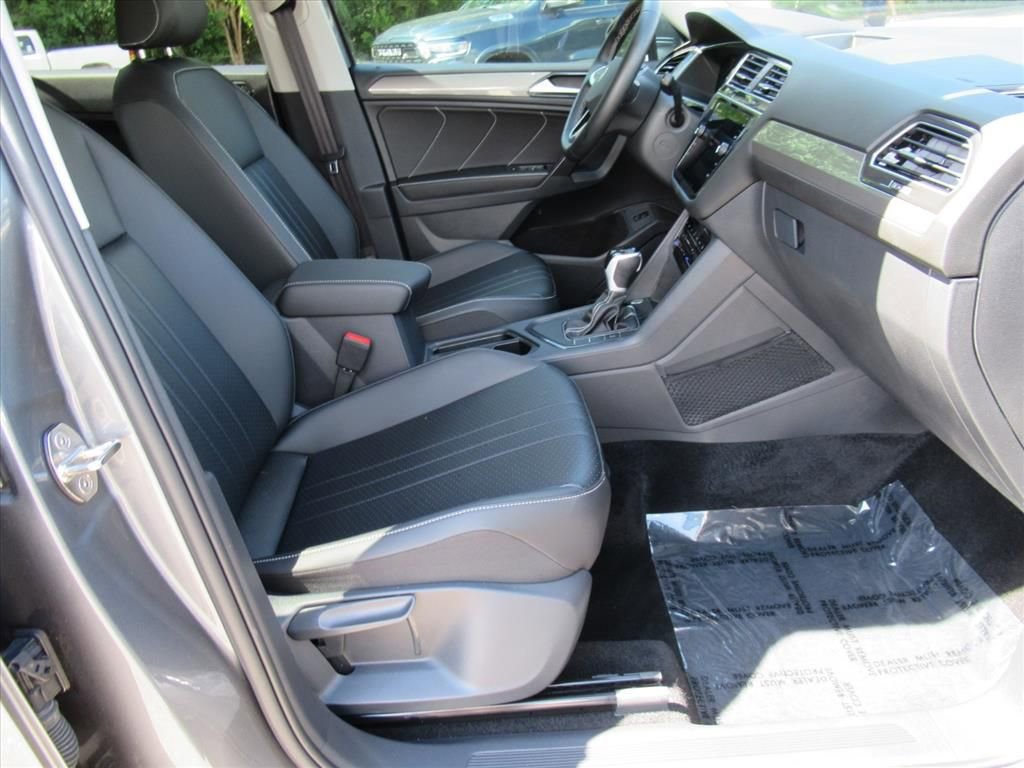 Used 2024 Volkswagen Tiguan SE FWD image 10