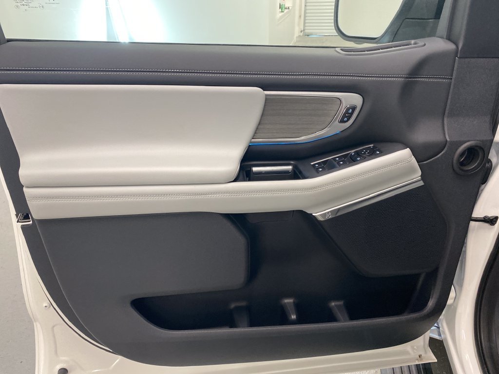 New 2027 Ford Expedition Max Platinum AWD/4WD image 12