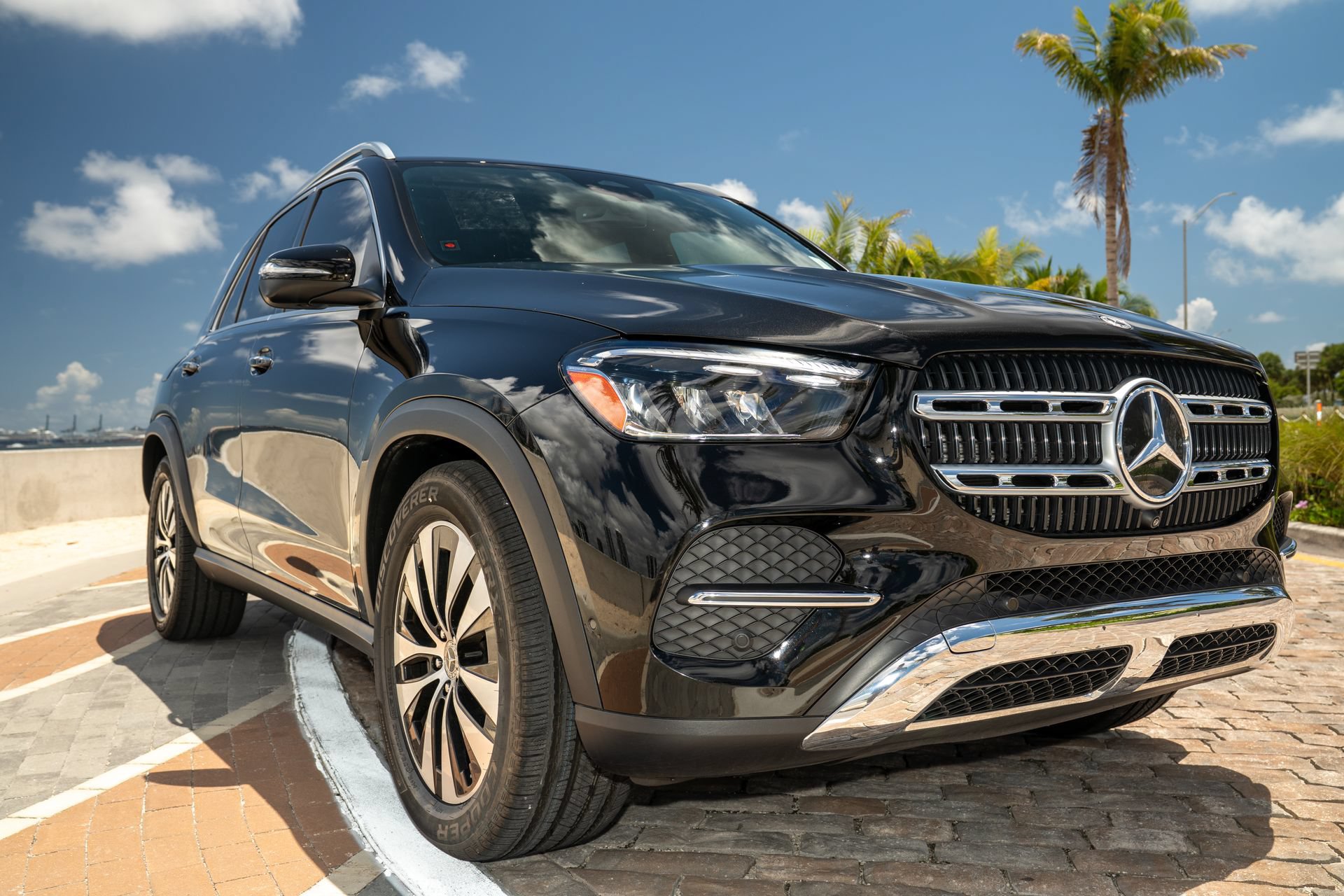 Used 2025 Mercedes-Benz GLE 450 4MATIC image 9