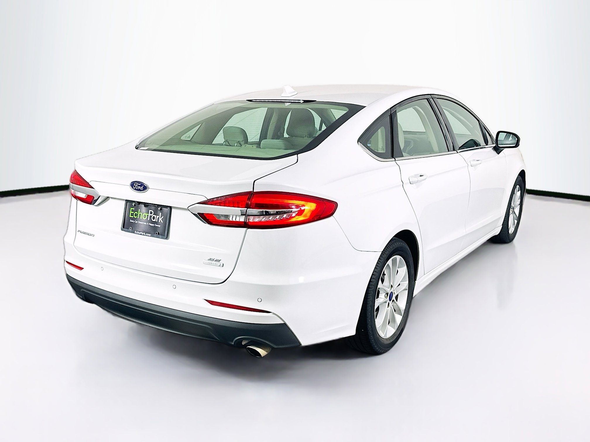 Used 2019 Ford Fusion SE FWD image 9
