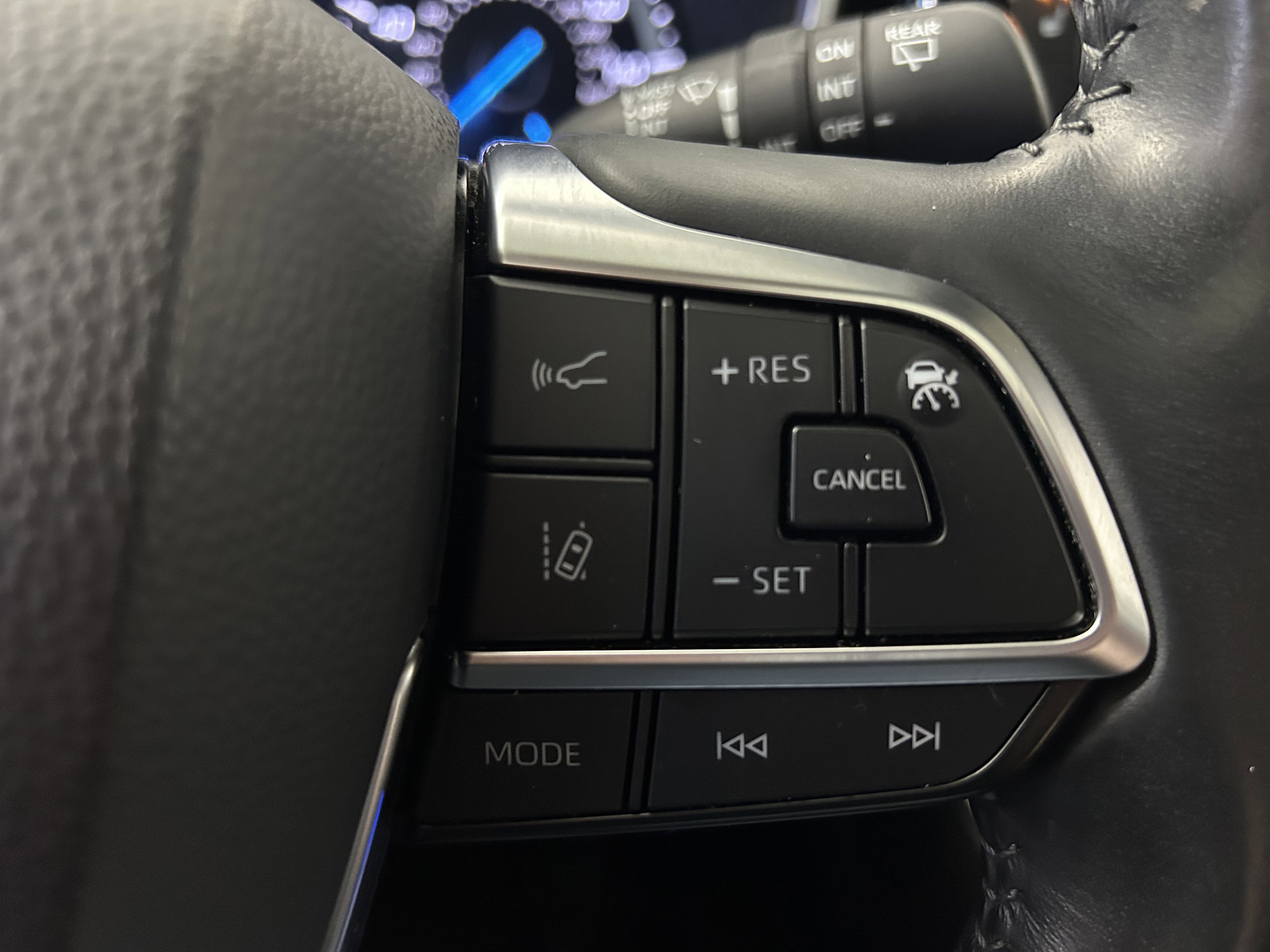 Used 2021 Toyota Highlander XLE image 25