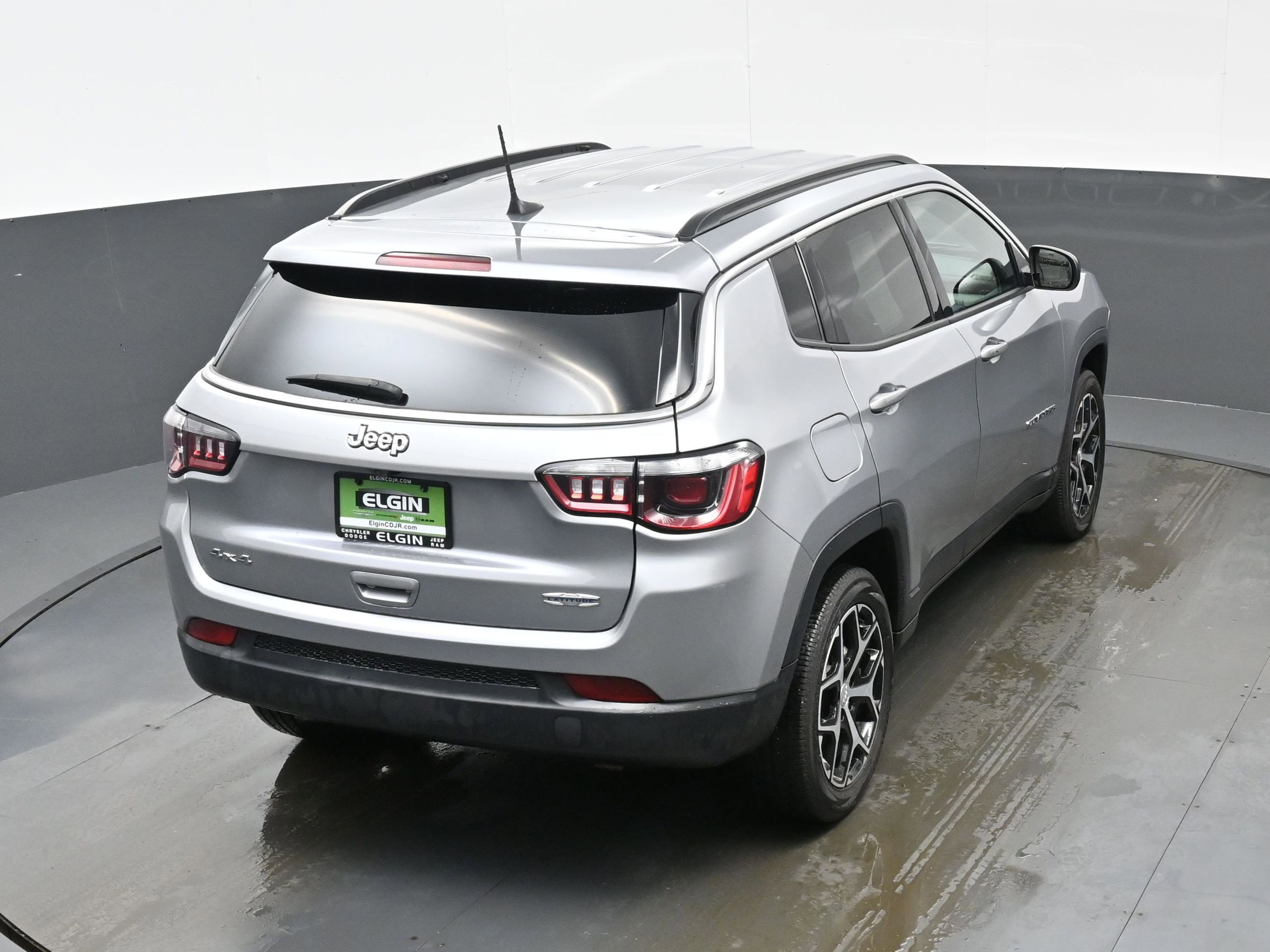 Used 2024 Jeep Compass Latitude AWD/4WD image 37