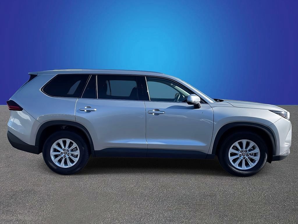 Used 2025 Toyota Grand Highlander FWD image 6