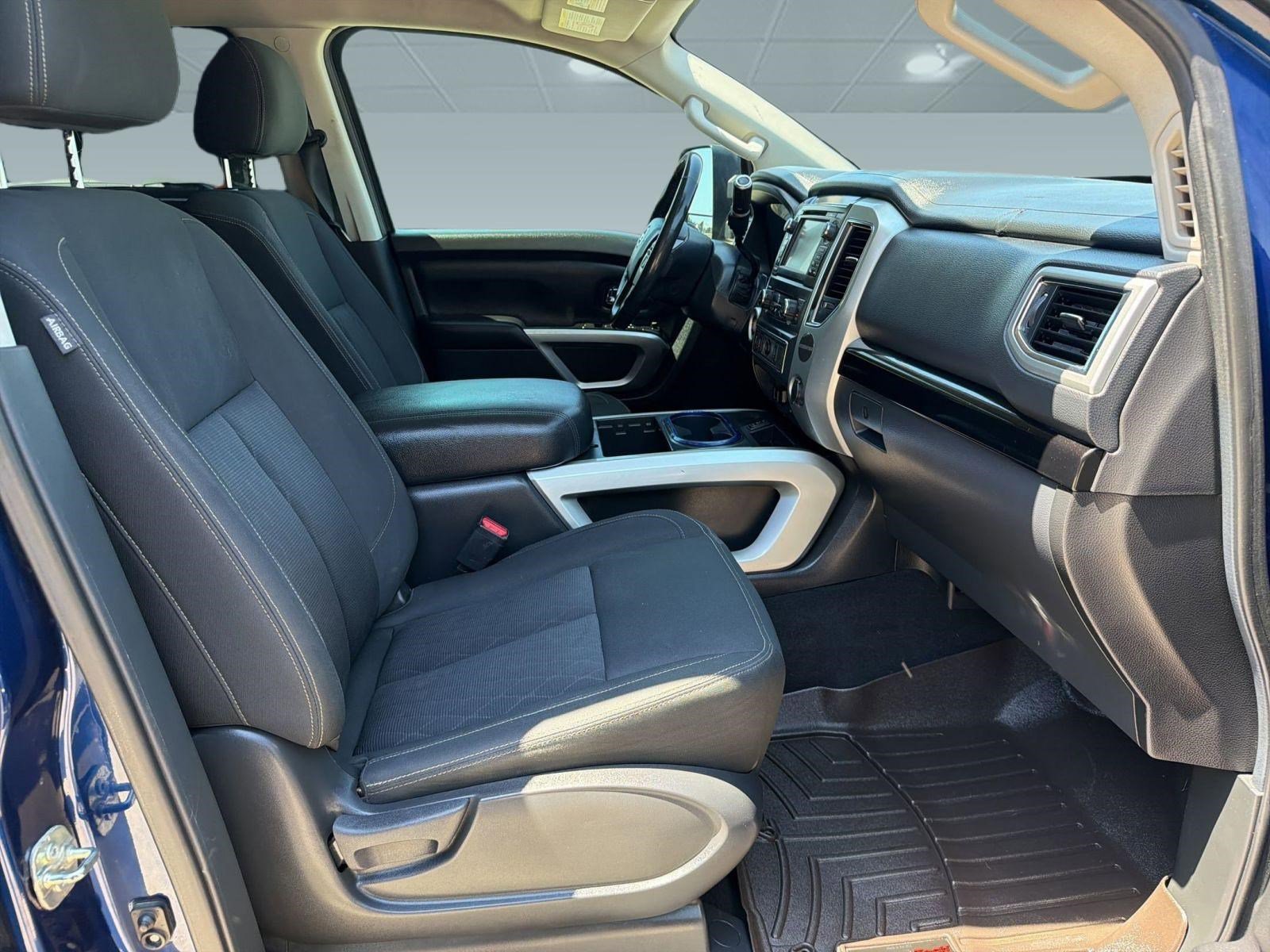 Used 2017 Nissan Titan SV RWD image 30