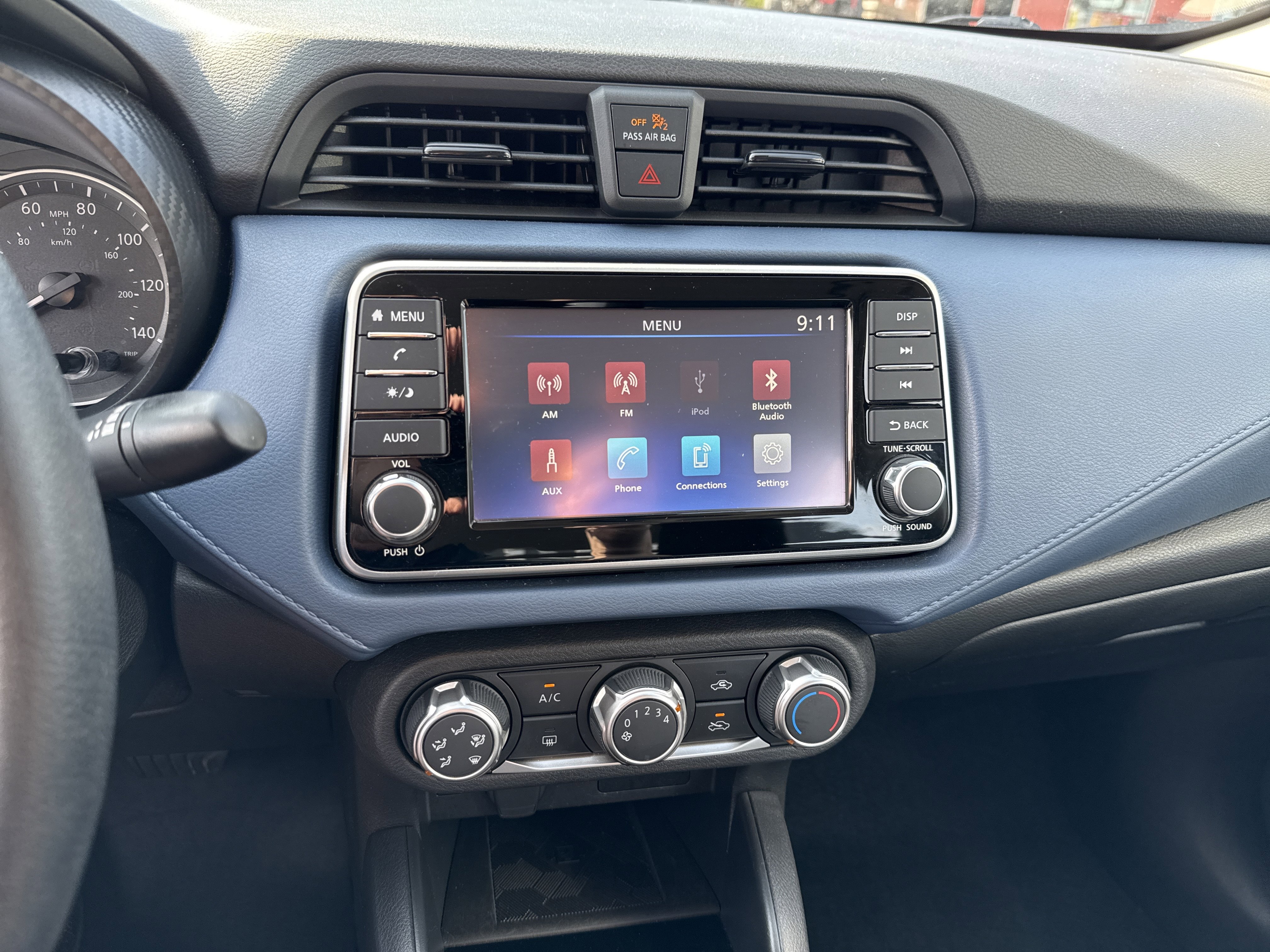 Used 2025 Nissan Versa SV FWD image 24