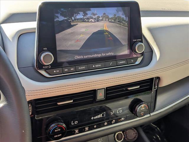 Used 2022 Nissan Rogue SV FWD image 14
