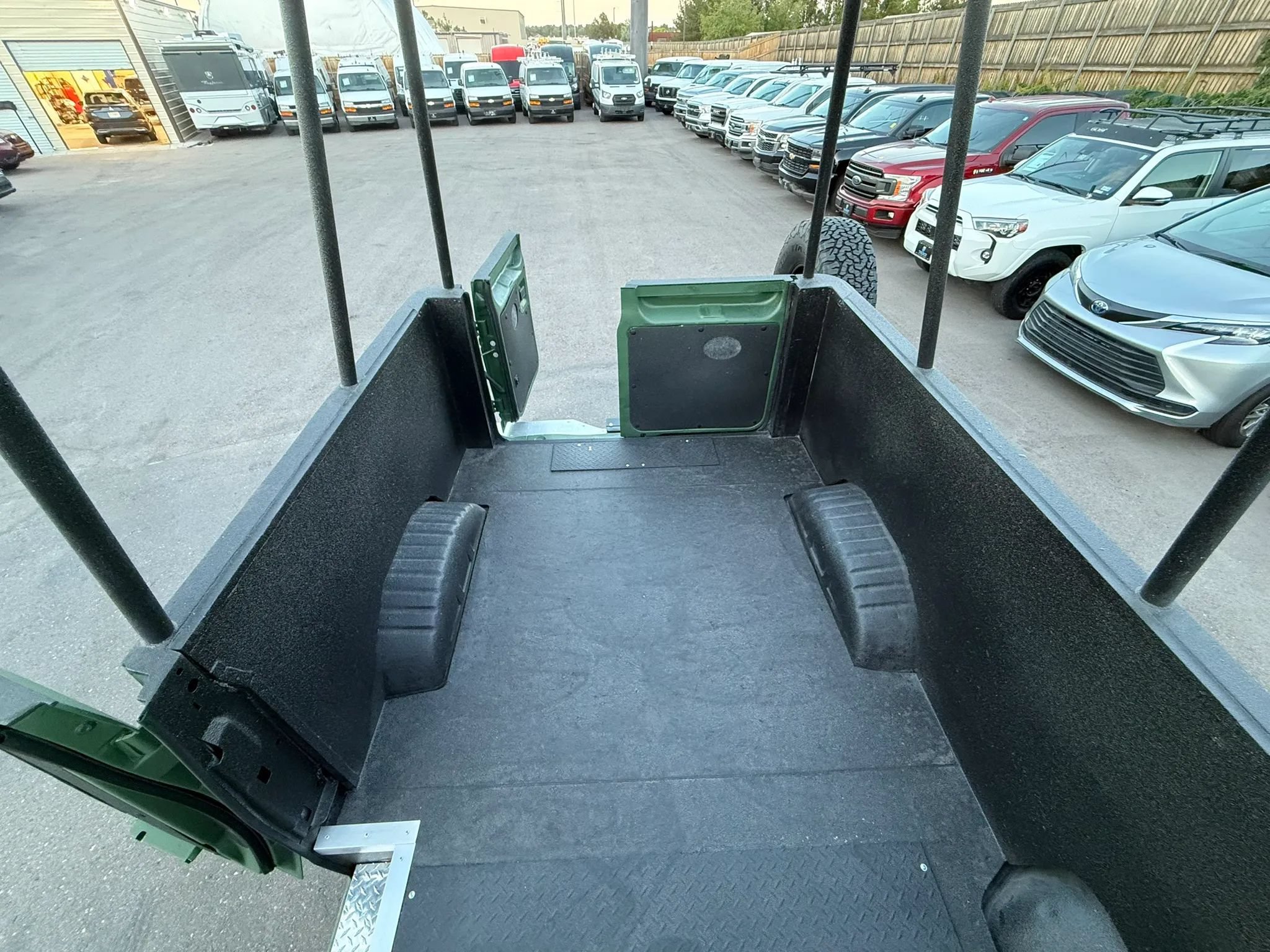 Used 2006 Ford E-250 and Econoline 250 RWD image 19