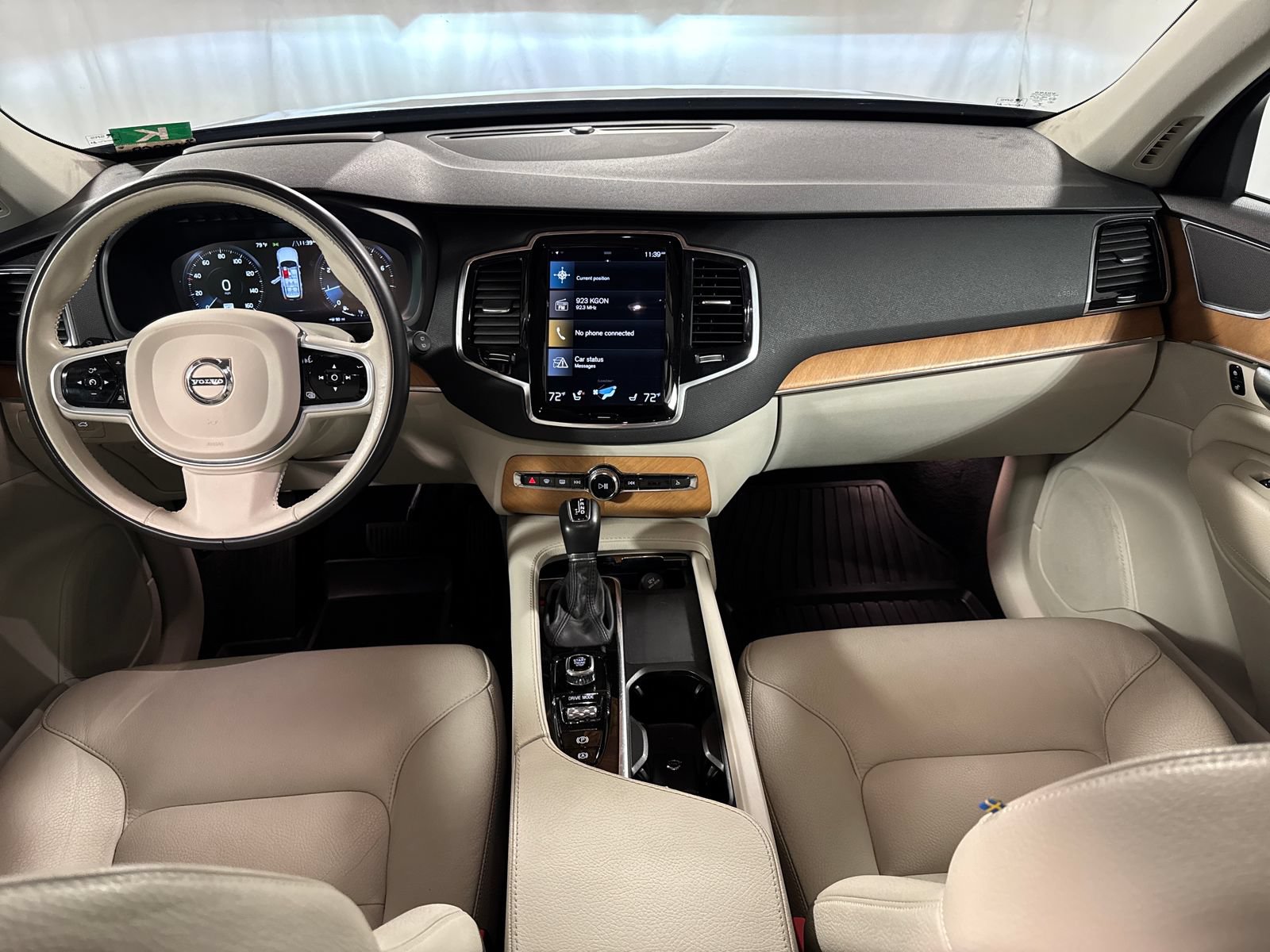 Used 2021 Volvo XC90 T5 Momentum w/ Advanced Package FWD image 4