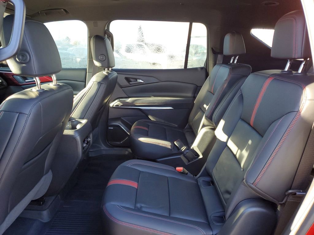 Used 2025 Chevrolet Traverse RS w/ LPO, Floor Liner Package image 27