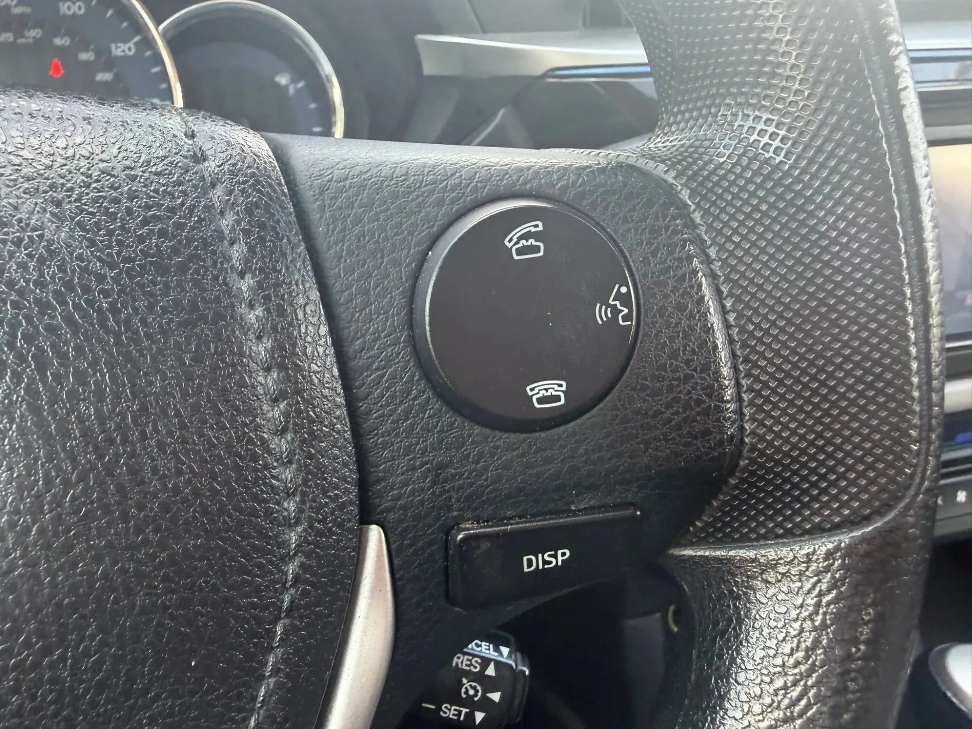 Used 2015 Toyota Corolla LE FWD image 14