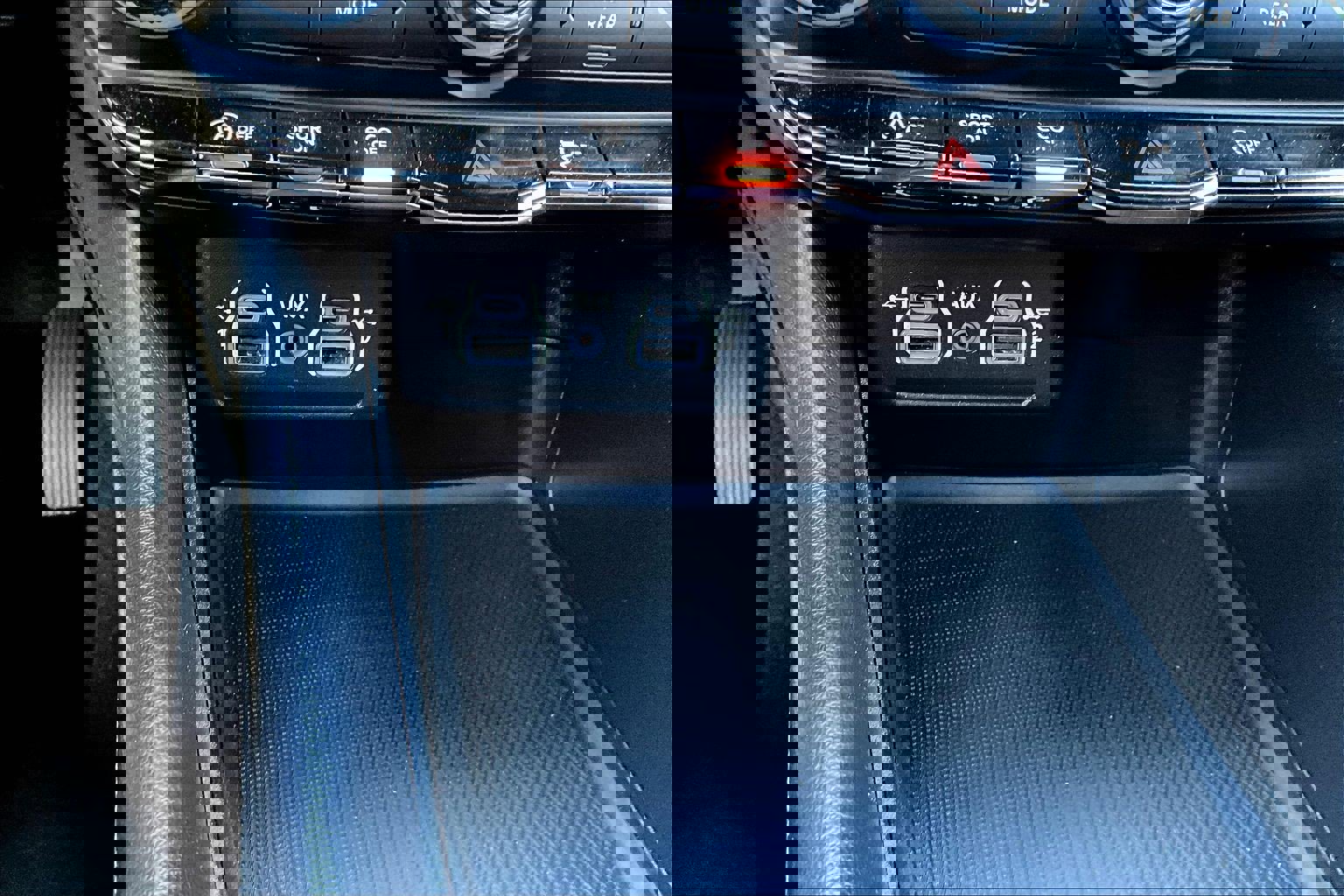 Used 2023 Dodge Durango SXT image 16