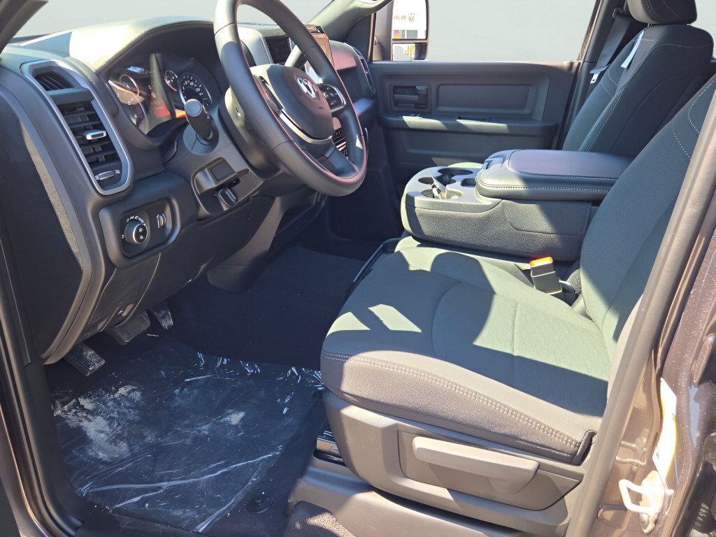 New 2026 RAM 3500 Tradesman AWD/4WD image 24