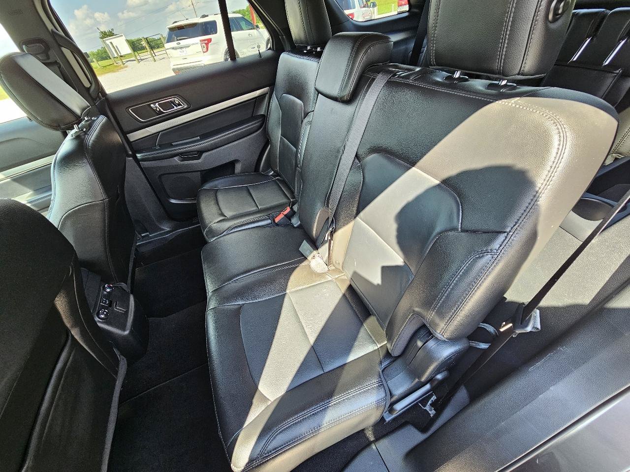 Used 2018 Ford Explorer XLT w/ Equipment Group 202A AWD/4WD image 20