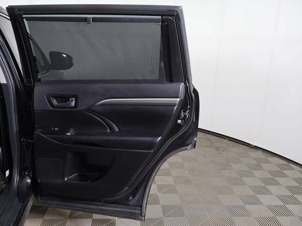 Used 2019 Toyota Highlander SE AWD/4WD image 26