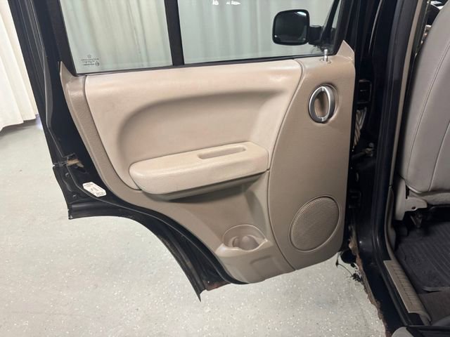Used 2005 Jeep Liberty Limited AWD/4WD image 24