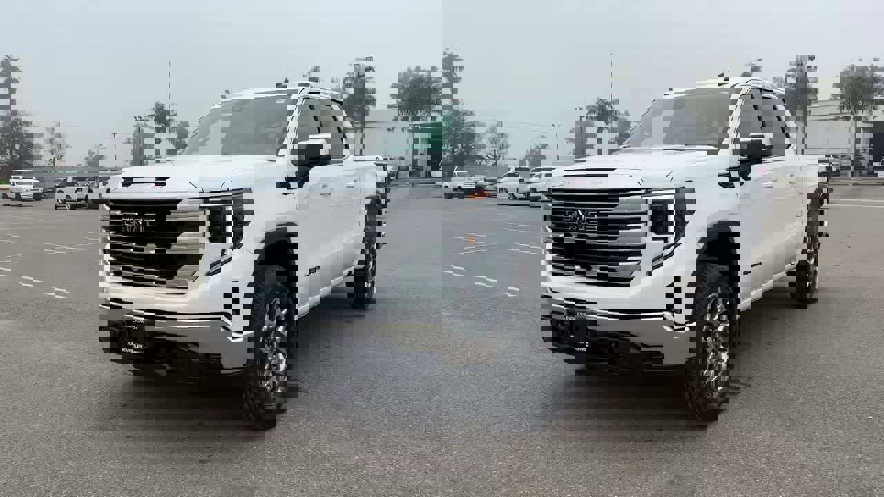 New 2026 GMC Sierra 1500 SLE w/ LPO, Black Badging Package image 3