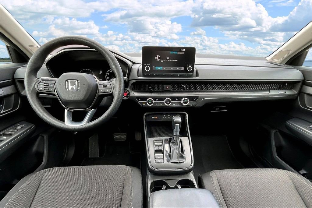 Used 2025 Honda CR-V EX image 9