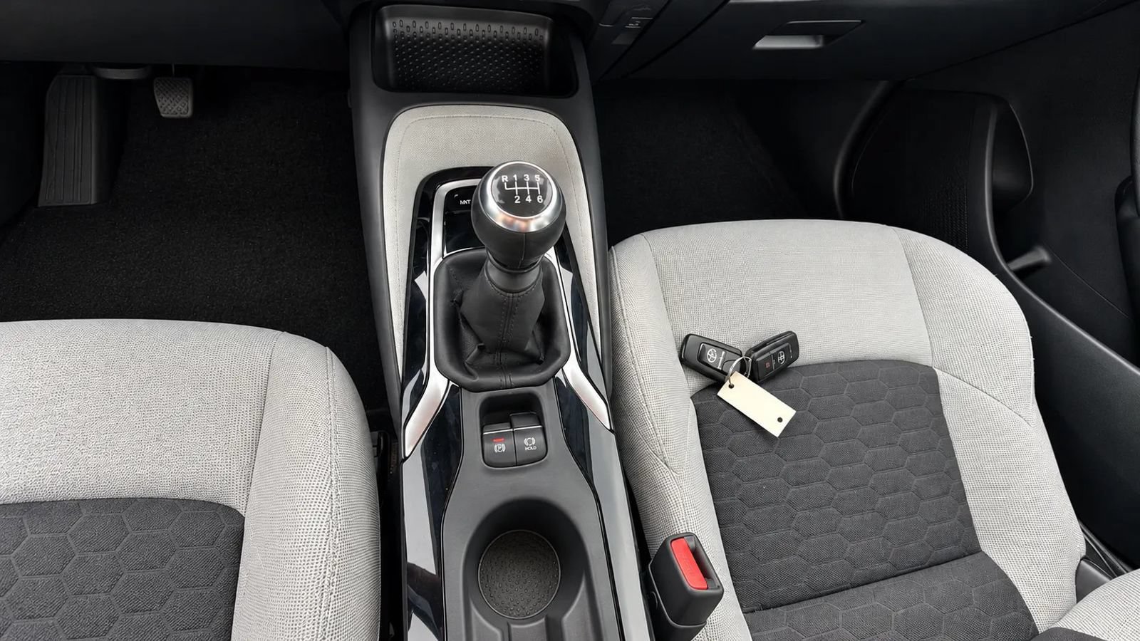 Used 2019 Toyota Corolla SE w/ Carpet Mat Package FWD image 21