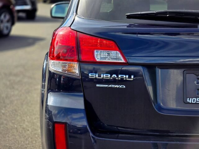 Used 2012 Subaru Outback 2.5i Premium w/ All-Weather Pkg AWD/4WD image 9