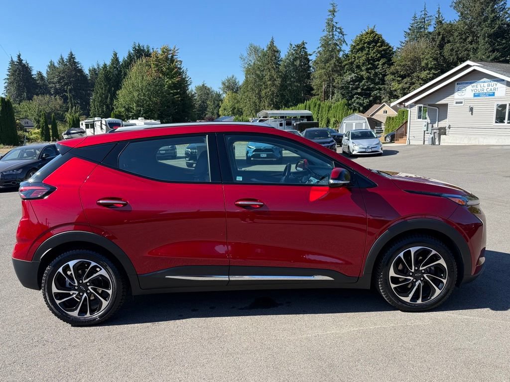 Used 2023 Chevrolet Bolt EUV Premier w/ Sun & Sound Package FWD image 6