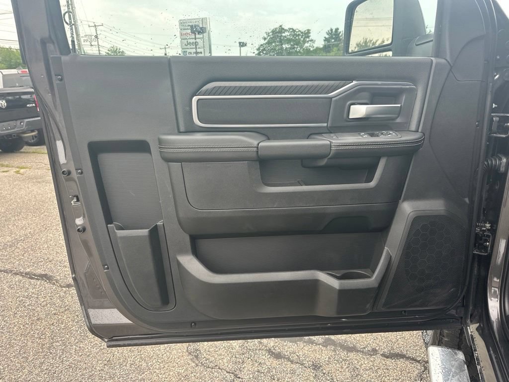New 2026 RAM 3500 Big Horn AWD/4WD image 11